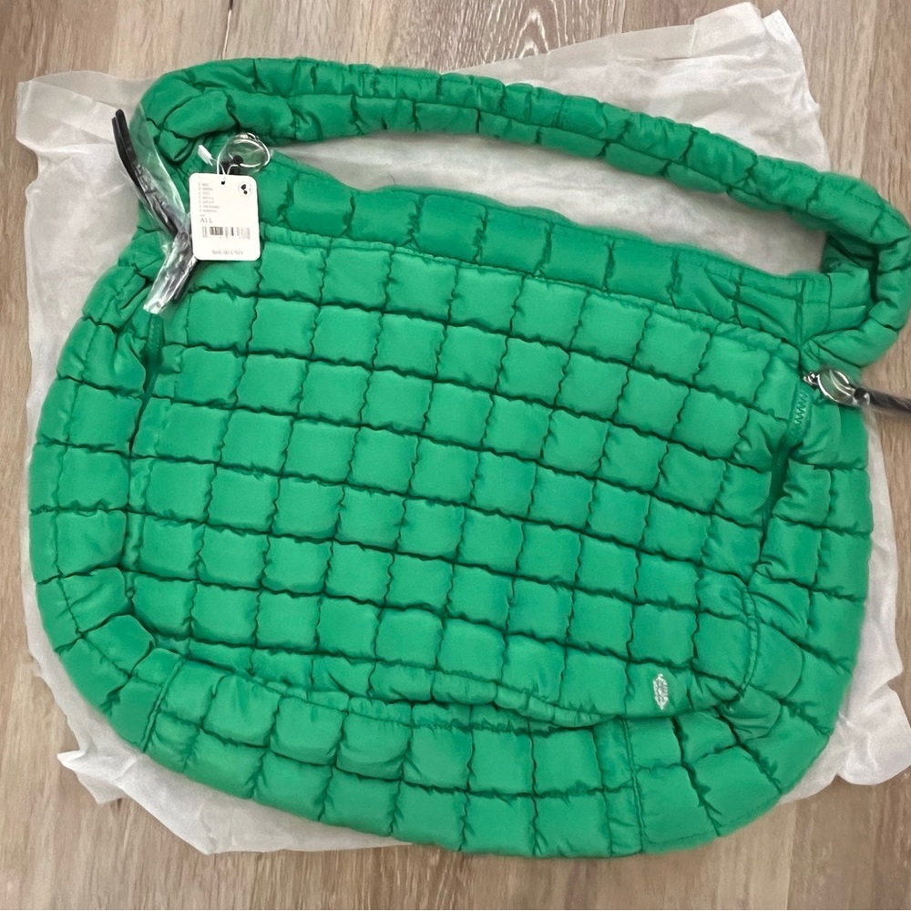 💚 Free People FP Movement Quilted💚Carryall Kelly Green - new w tags